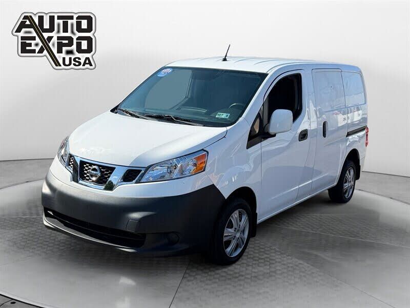 2017 NISSAN NV200