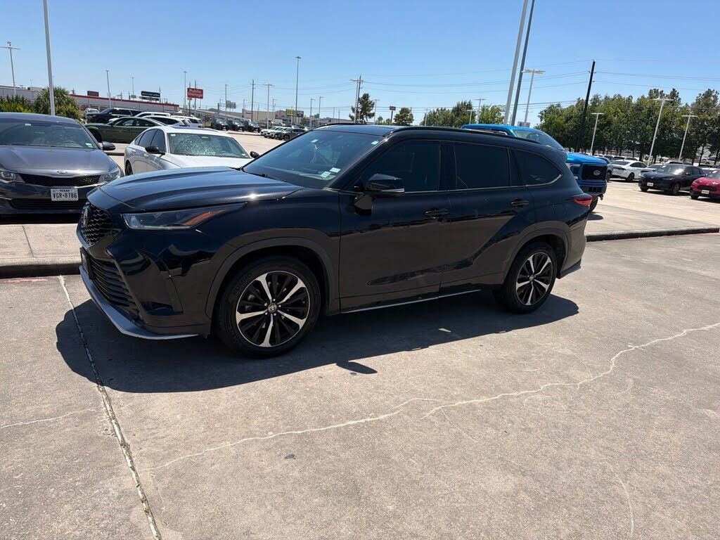 2021 TOYOTA Highlander