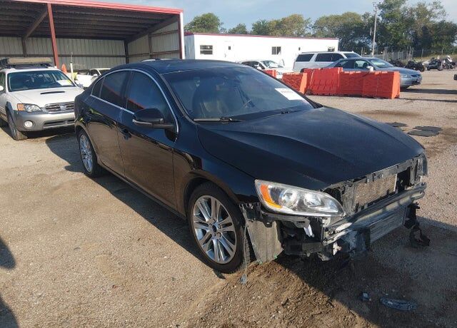 2017 VOLVO S60