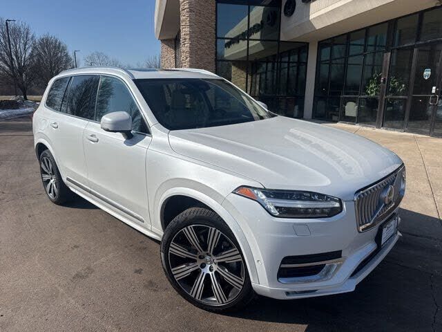 2023 VOLVO XC90