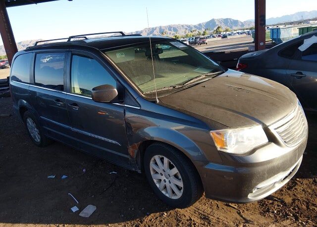 2016 CHRYSLER Town and Country