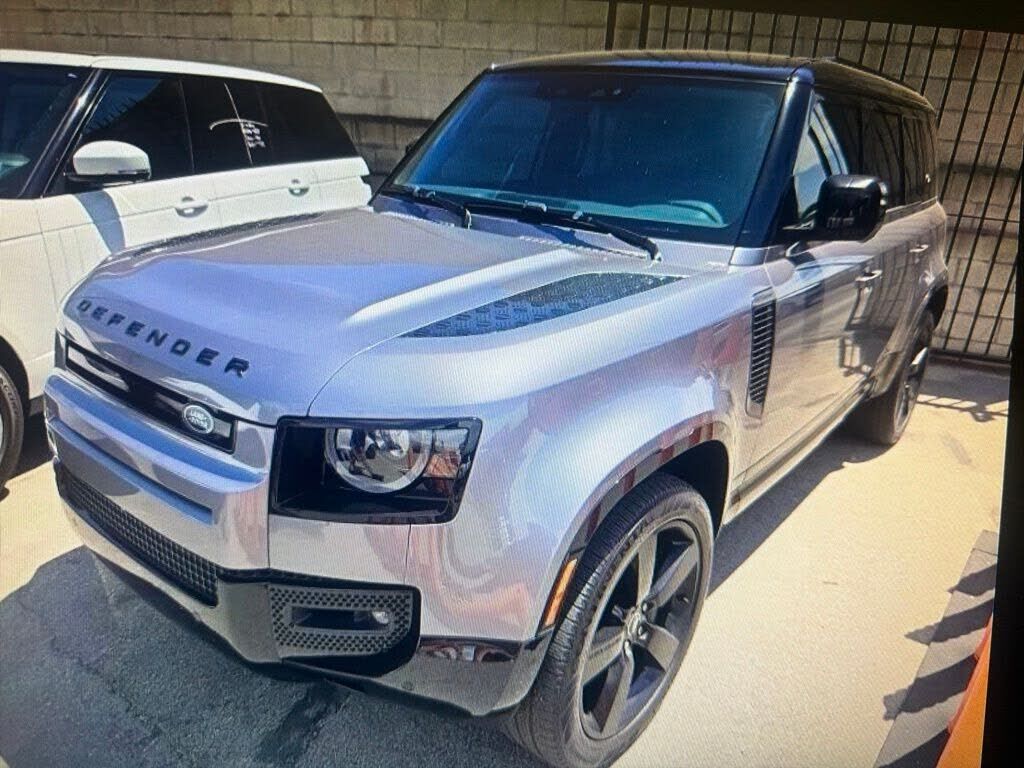 2024 LAND ROVER Defender