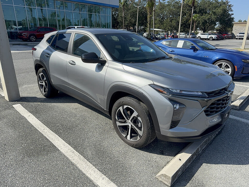 2024 CHEVROLET Trax