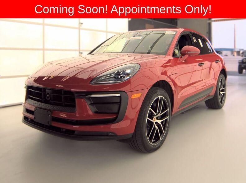 2024 PORSCHE Macan