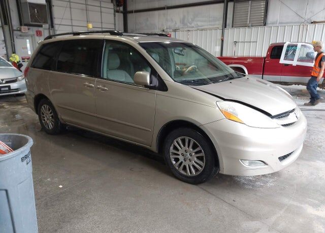 2009 TOYOTA Sienna