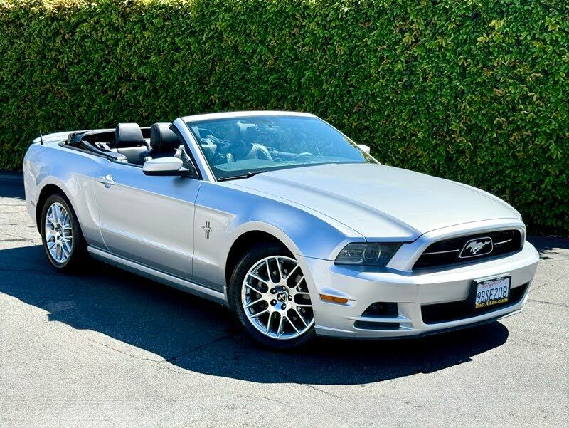 2013 FORD Mustang