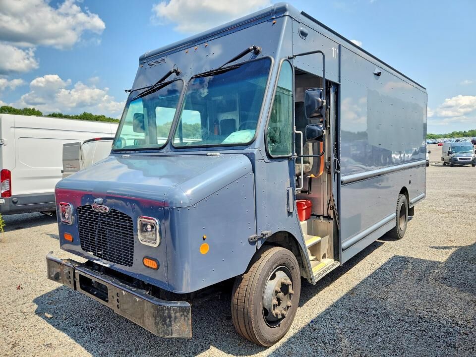 2021 FREIGHTLINER MT 45G Front Gasoline Engine Walk in Van Chassis