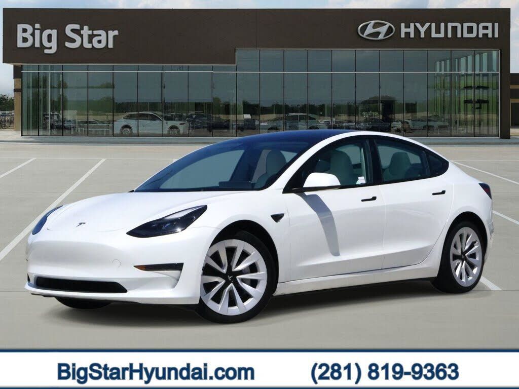 2023 TESLA Model 3