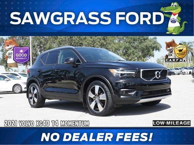 2021 VOLVO XC40