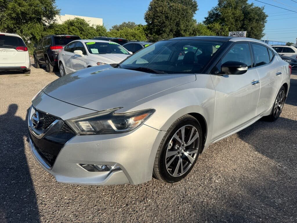 2017 NISSAN Maxima