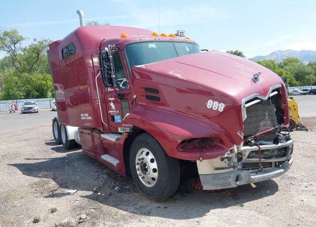 2014 MACK CXU