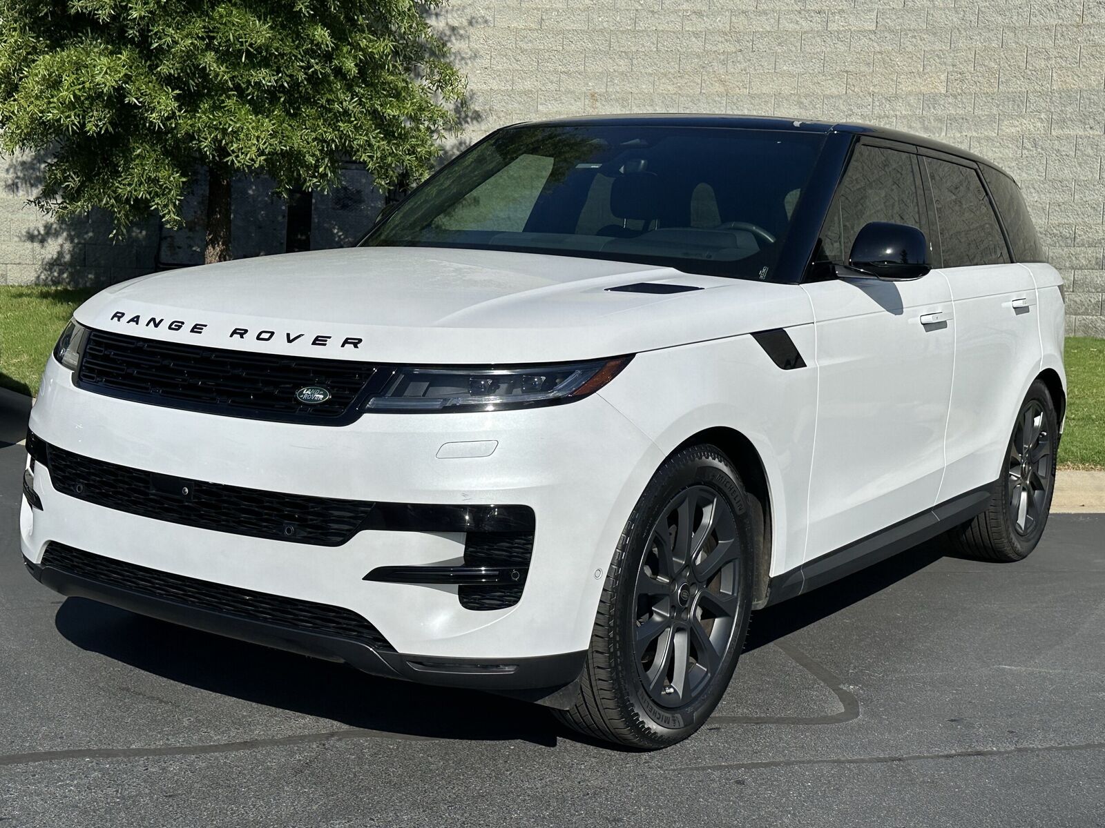 2024 LAND ROVER Range Rover Sport