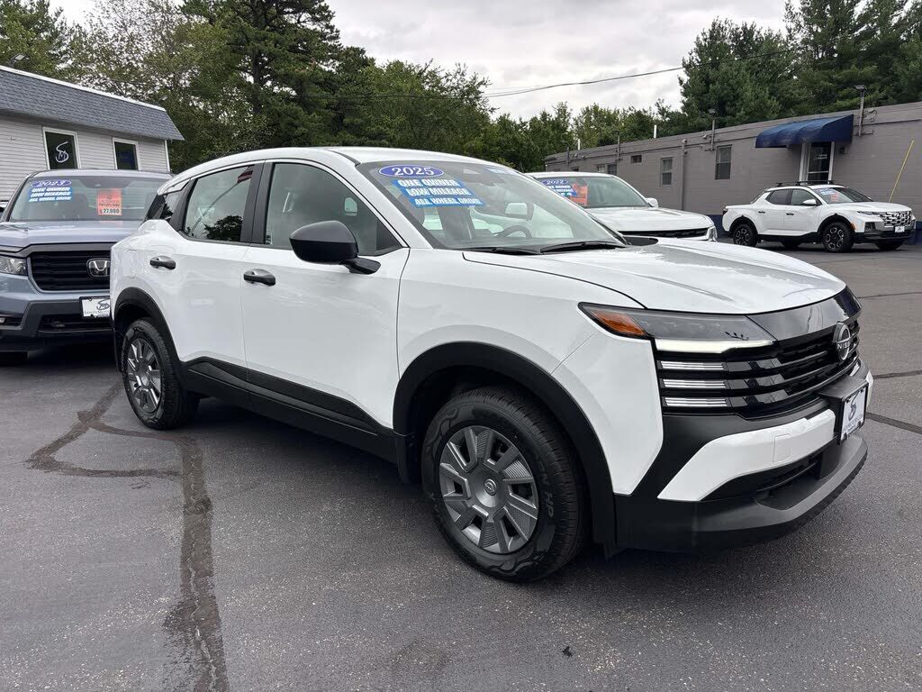 2025 NISSAN Kicks