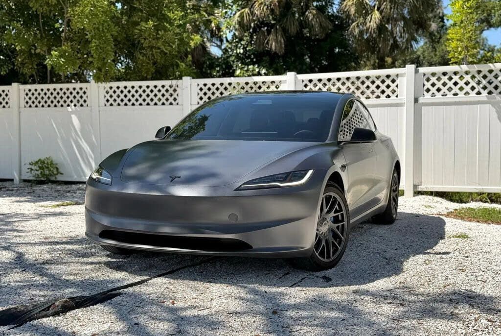 2025 TESLA Model 3