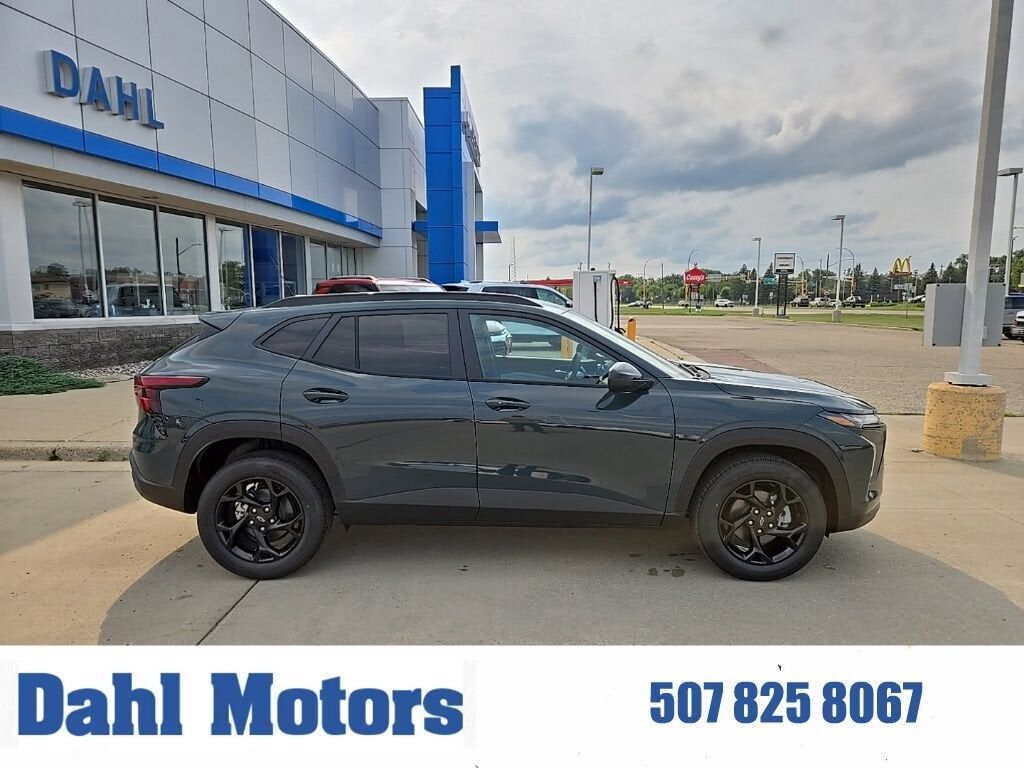 2026 CHEVROLET Trax