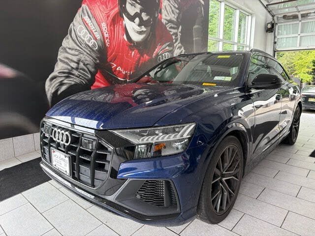 2022 AUDI SQ8