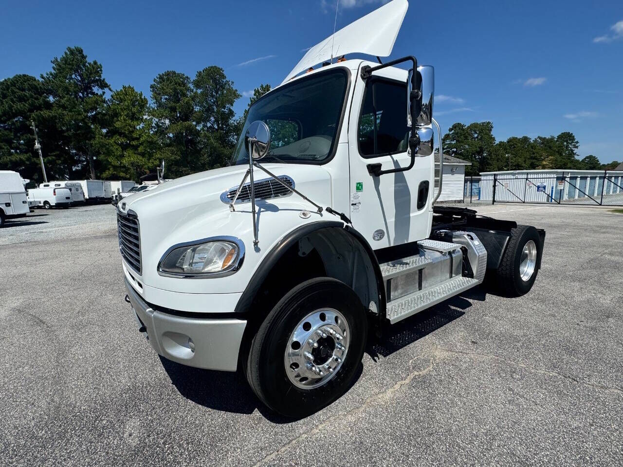 2014 FREIGHTLINER M2
