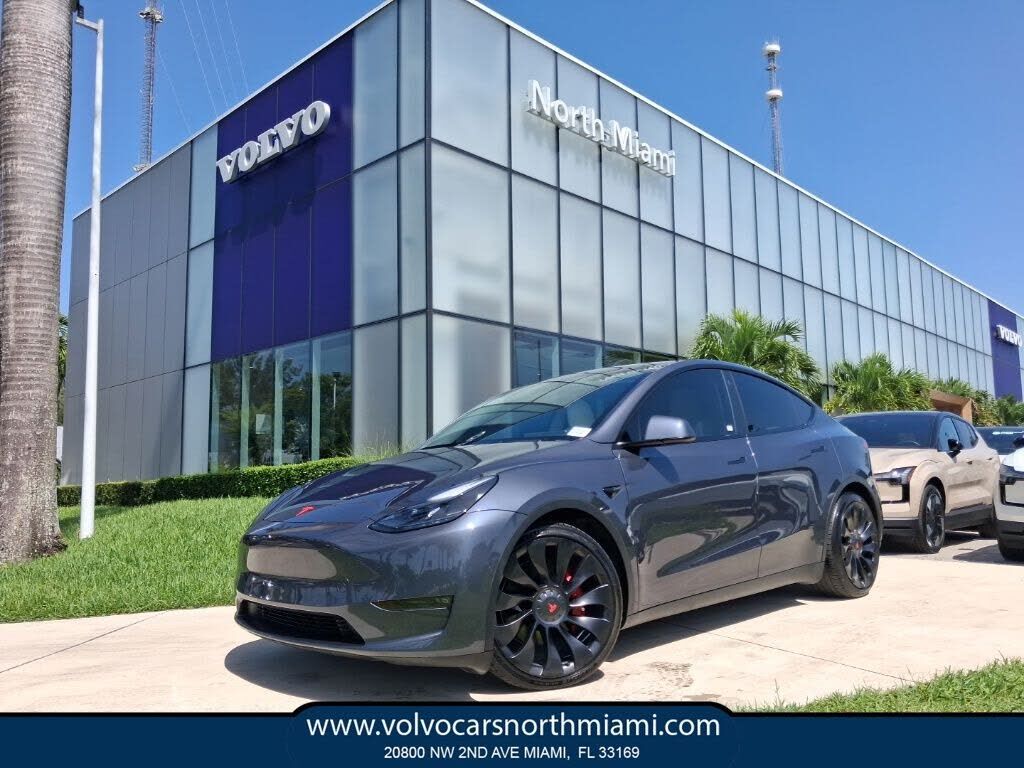 2022 TESLA Model Y