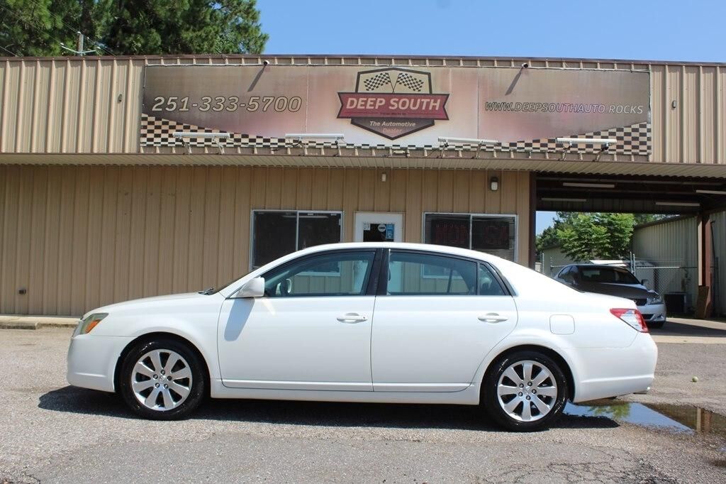 2005 TOYOTA Avalon