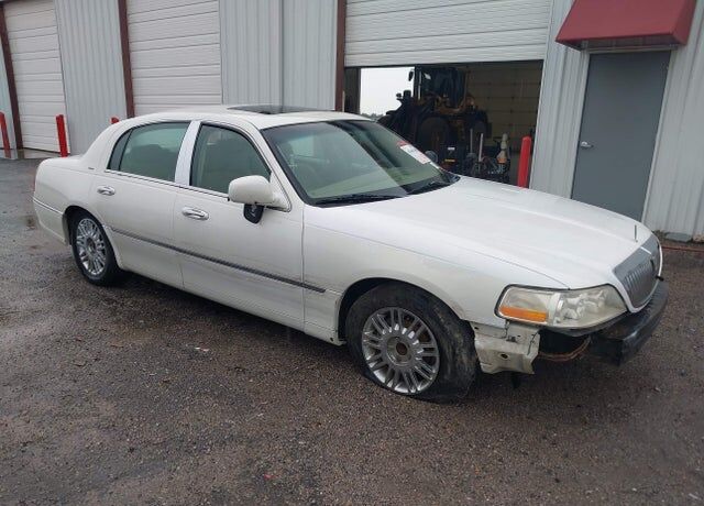 2006 LINCOLN Town Car