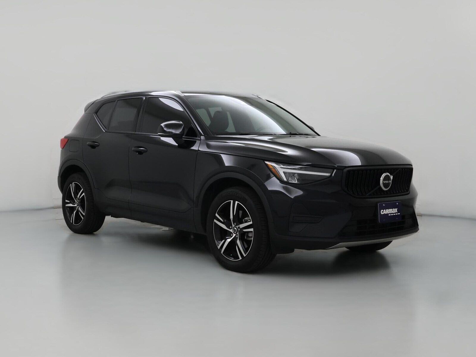 2025 VOLVO XC40