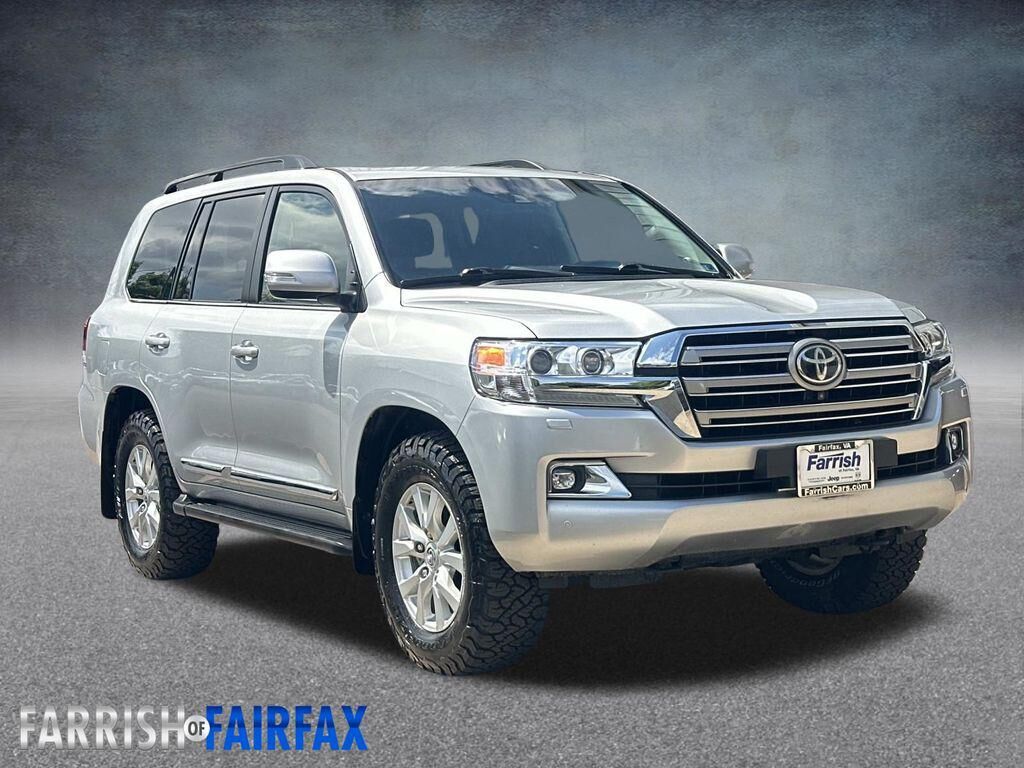 2017 TOYOTA Land Cruiser