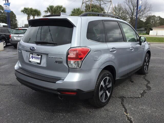 2017 SUBARU Forester