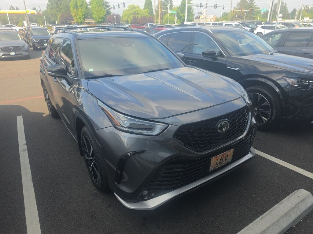 2021 TOYOTA Highlander