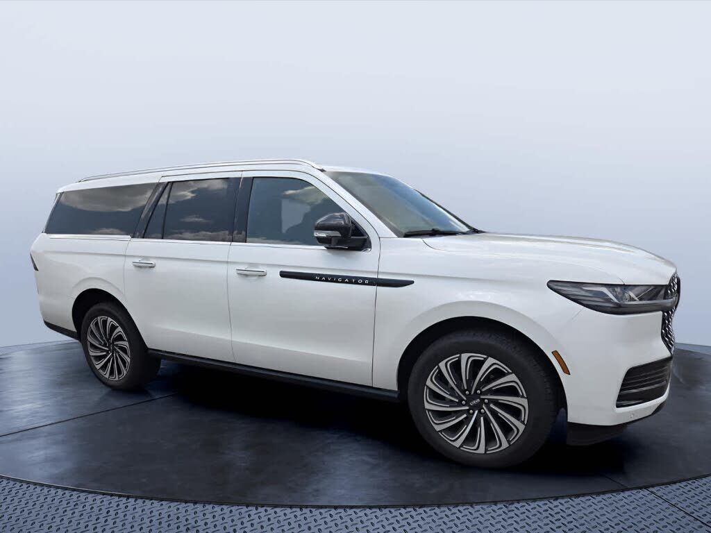 2025 LINCOLN Navigator L