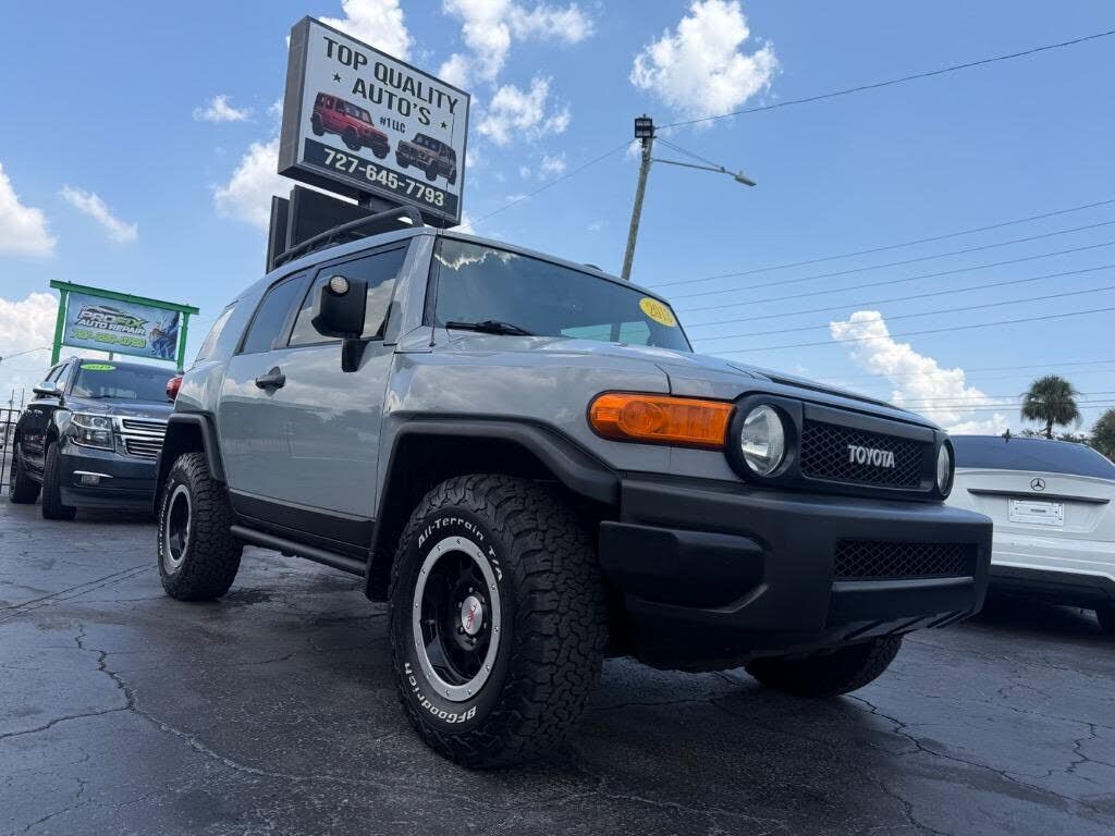 2013 TOYOTA FJ Cruiser
