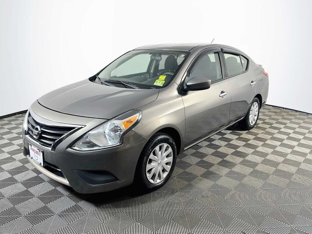 2017 NISSAN Versa