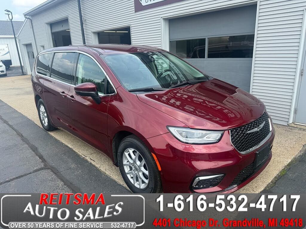 2023 CHRYSLER Pacifica