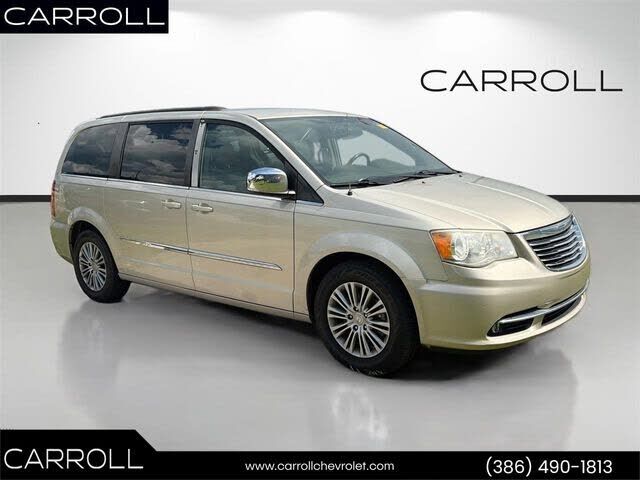 2014 CHRYSLER Town and Country