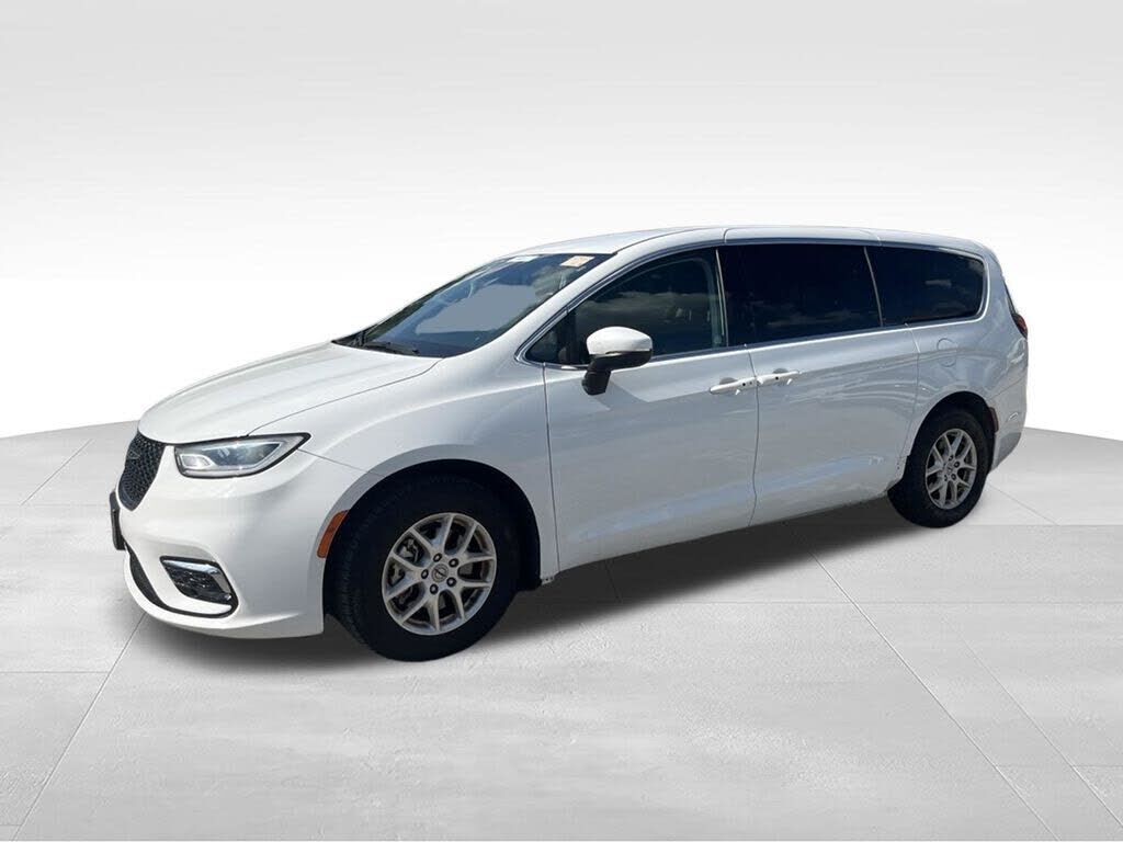 2023 CHRYSLER Pacifica