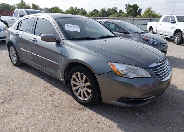 2013 CHRYSLER 200