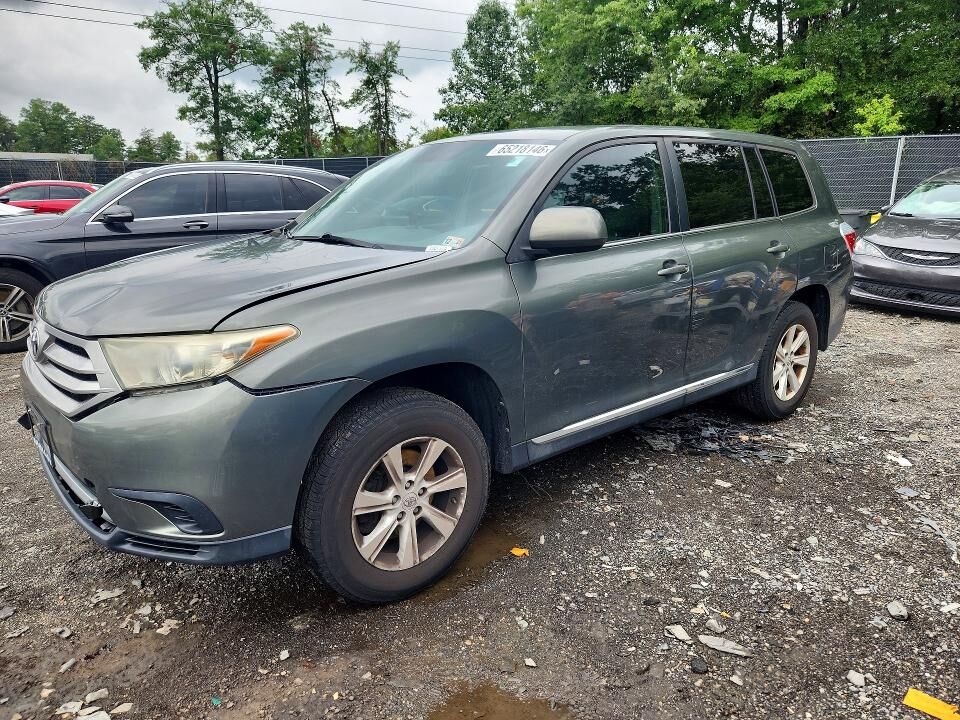 2013 TOYOTA Highlander