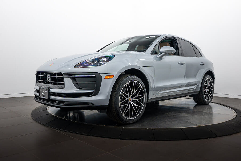 2026 PORSCHE Macan