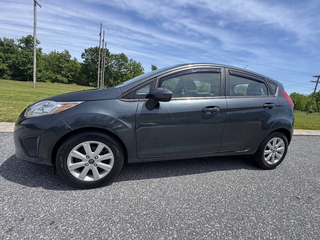 2011 FORD Fiesta