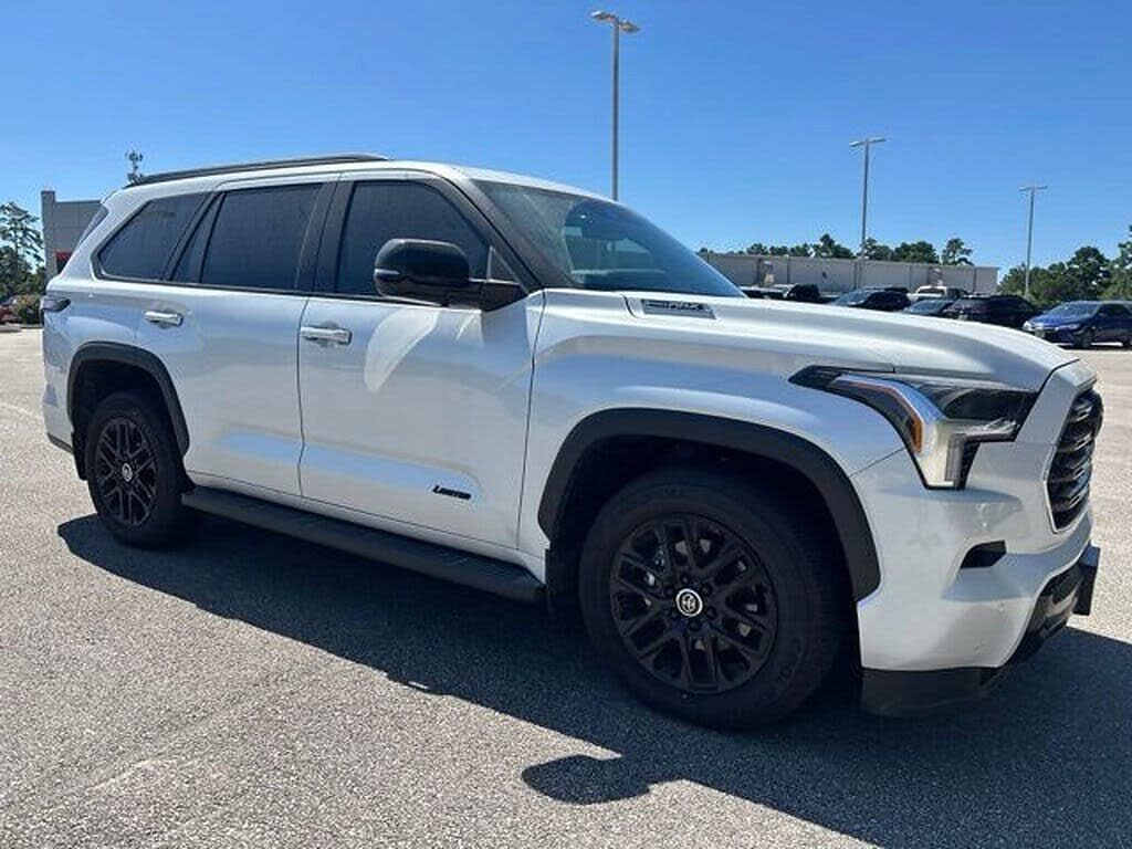 2024 TOYOTA Sequoia