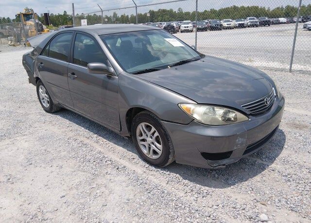 2005 TOYOTA Camry