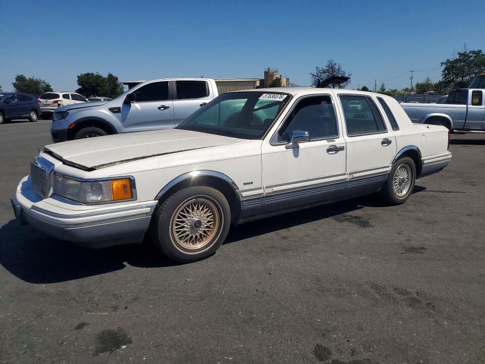 1994 LINCOLN Town Car