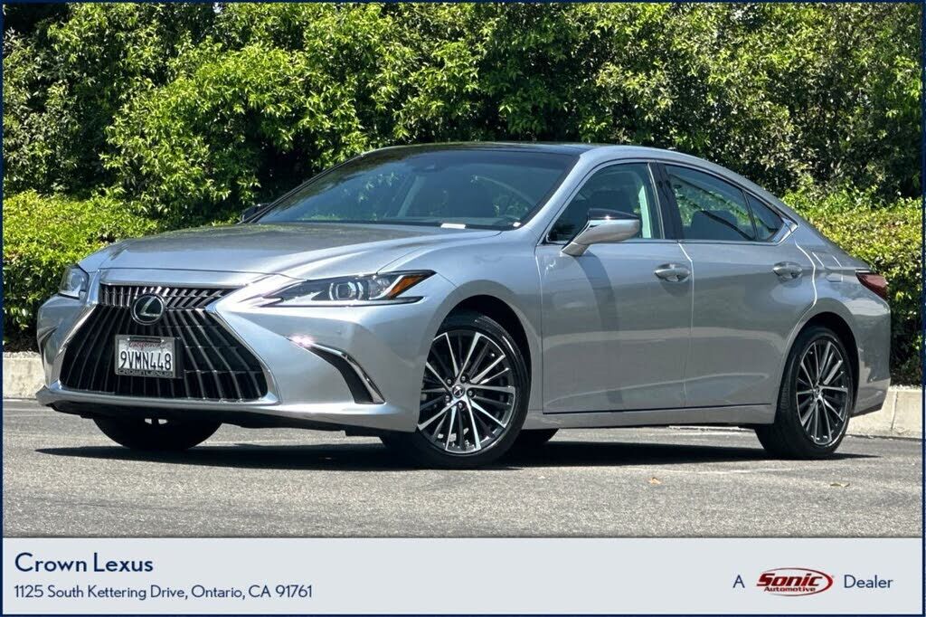 2025 LEXUS ES