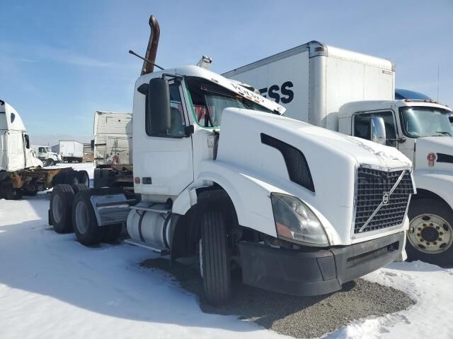 2006 VOLVO TRUCK VNL