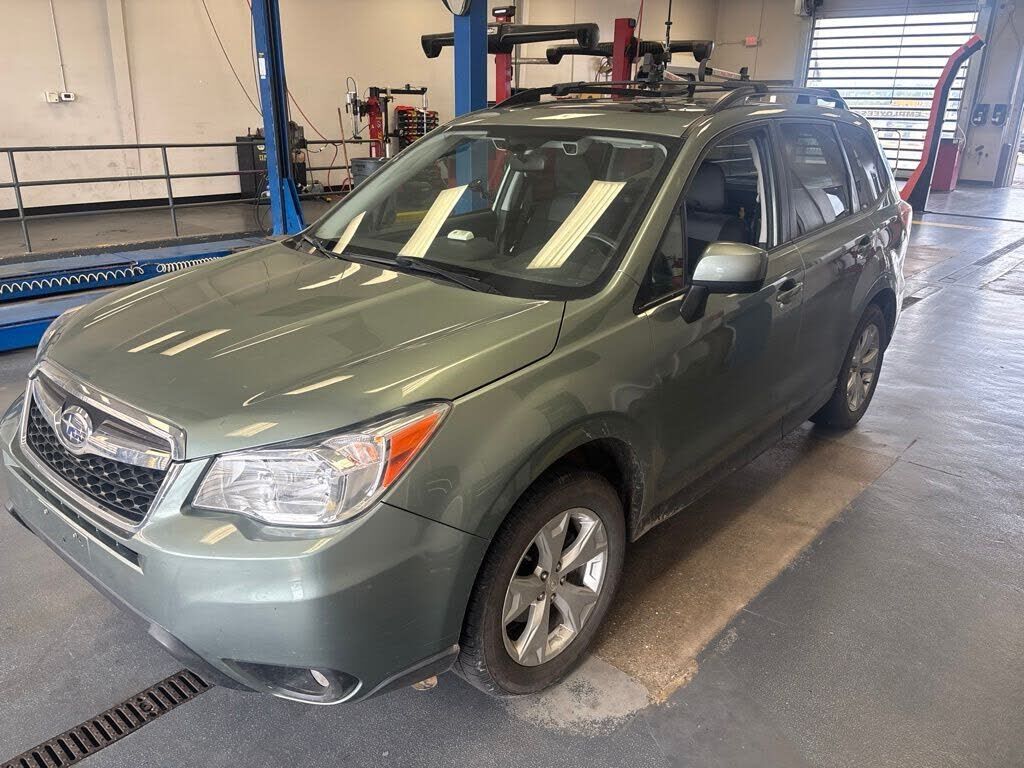2016 SUBARU Forester