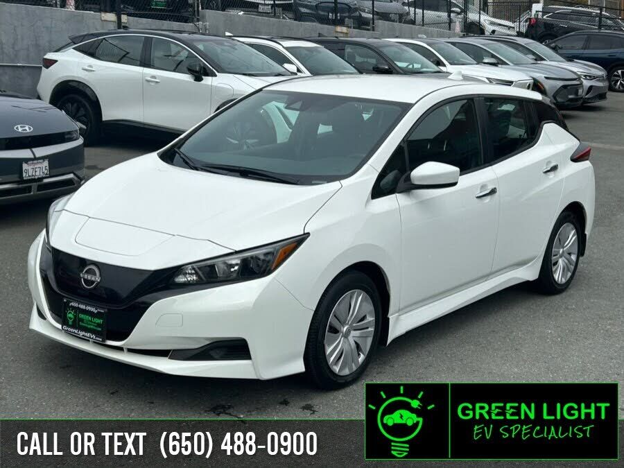 2025 NISSAN Leaf