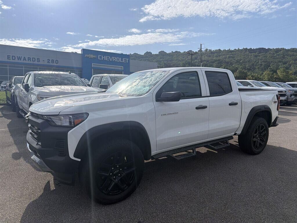2025 CHEVROLET Colorado