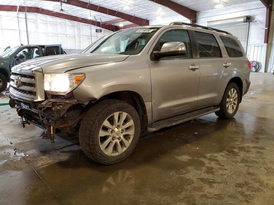 2013 TOYOTA Sequoia