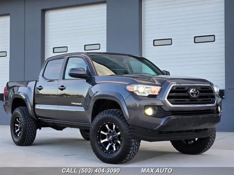 2018 TOYOTA Tacoma