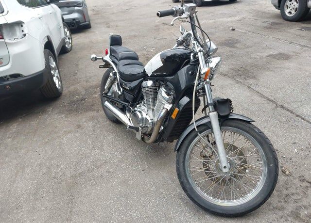 1987 SUZUKI VS700
