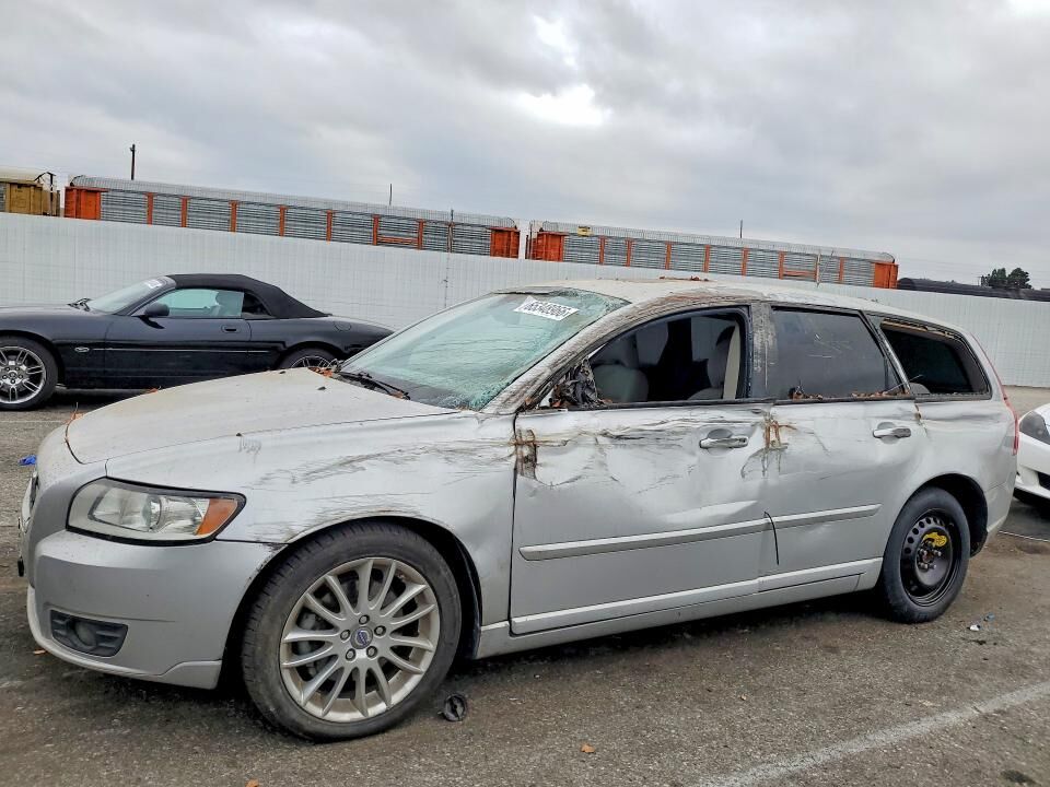 2009 VOLVO V50